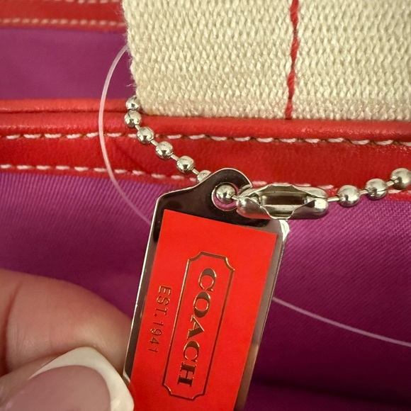 Coach twl Hampton garden tote purplish pink red nwt dust bag included - Picture 7 of 10